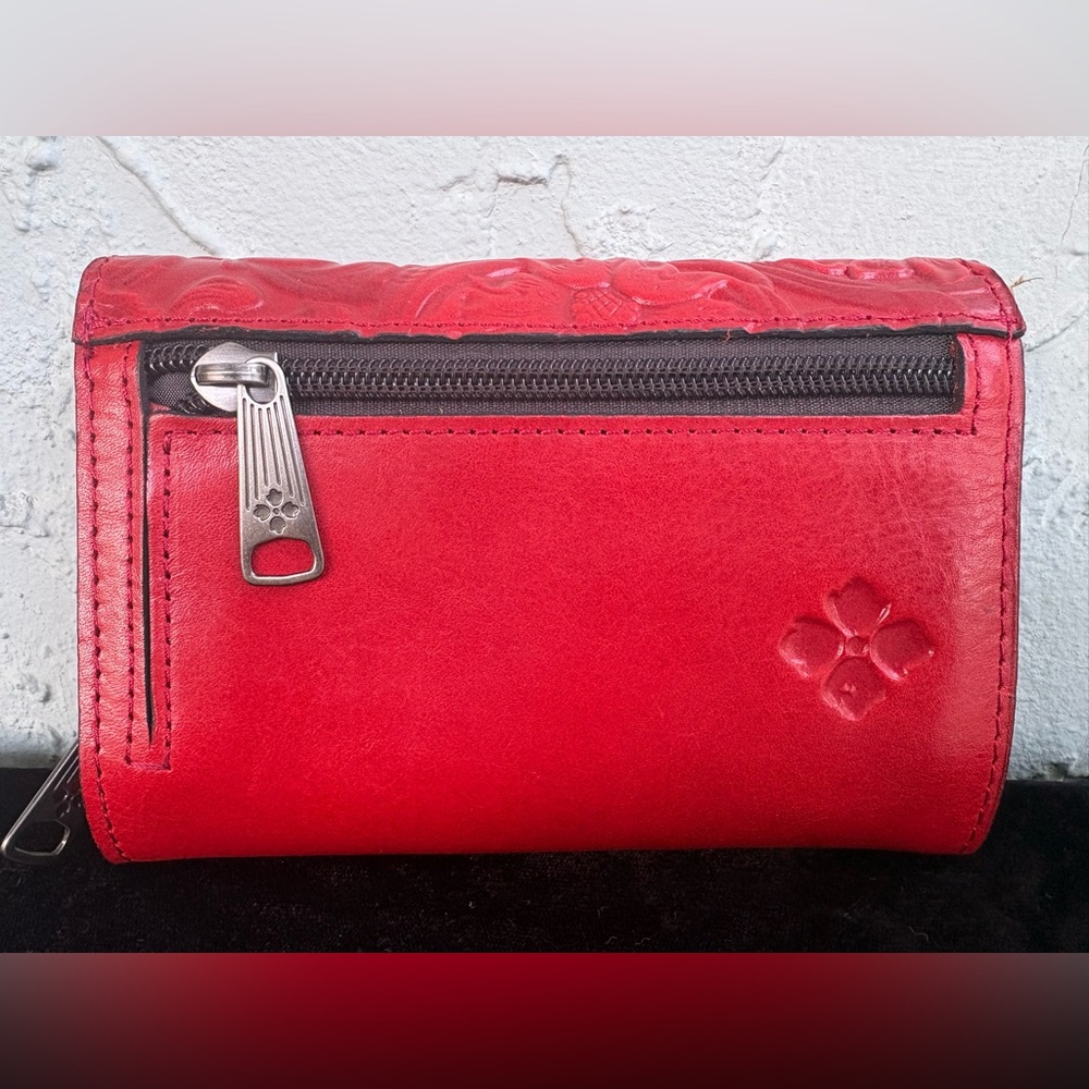 Patricia Nash Red Tooled Leather Wallet Floral Embossed Bifold - Picture 3 of 8